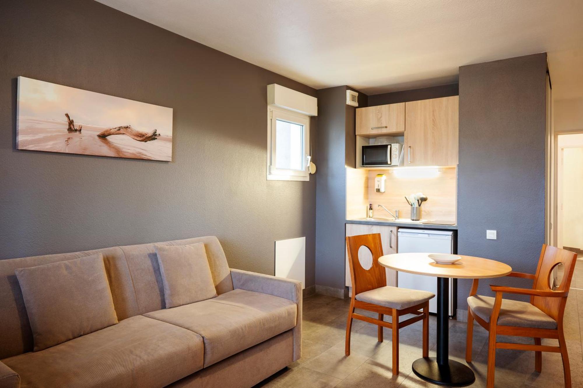 Sejours & Affaires Annecy Le Pont Neuf Aparthotel Cran-Gévrier Exterior foto